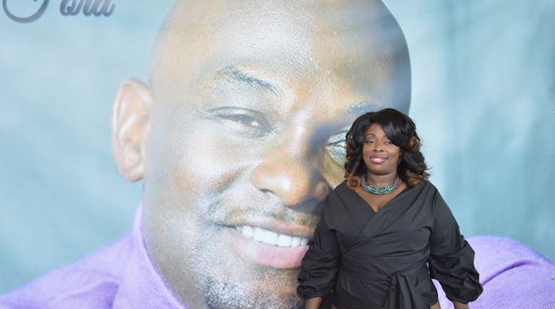 Singer and actress Angie Stone at the memorial service for Tommy Ford in Decatur. Stone unveiled a tweaked video of her hit, “Brotha” in honor of Ford. CREDIT: Stanley L. Raper.