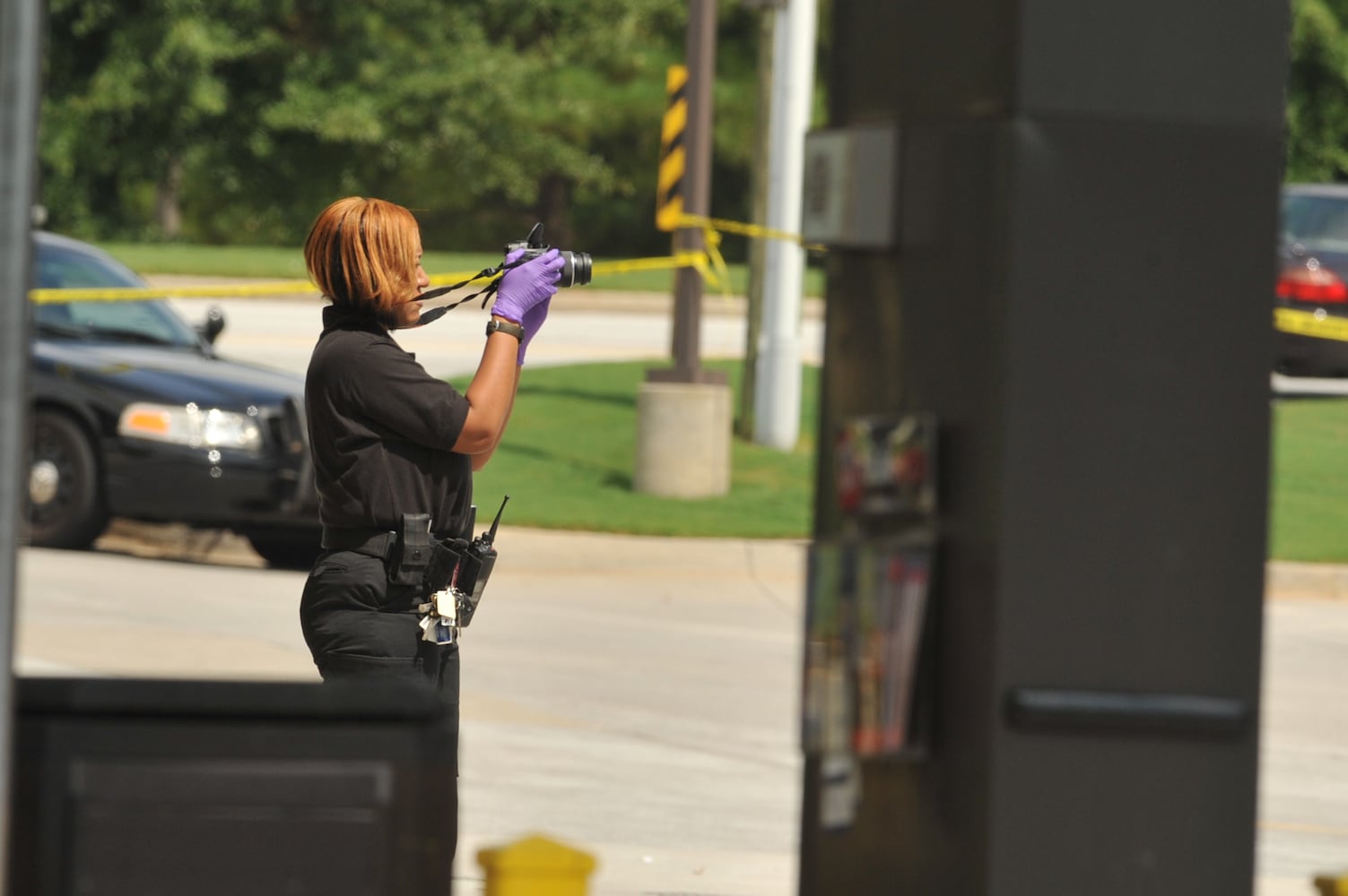 Man shot inside south DeKalb Quik Trip