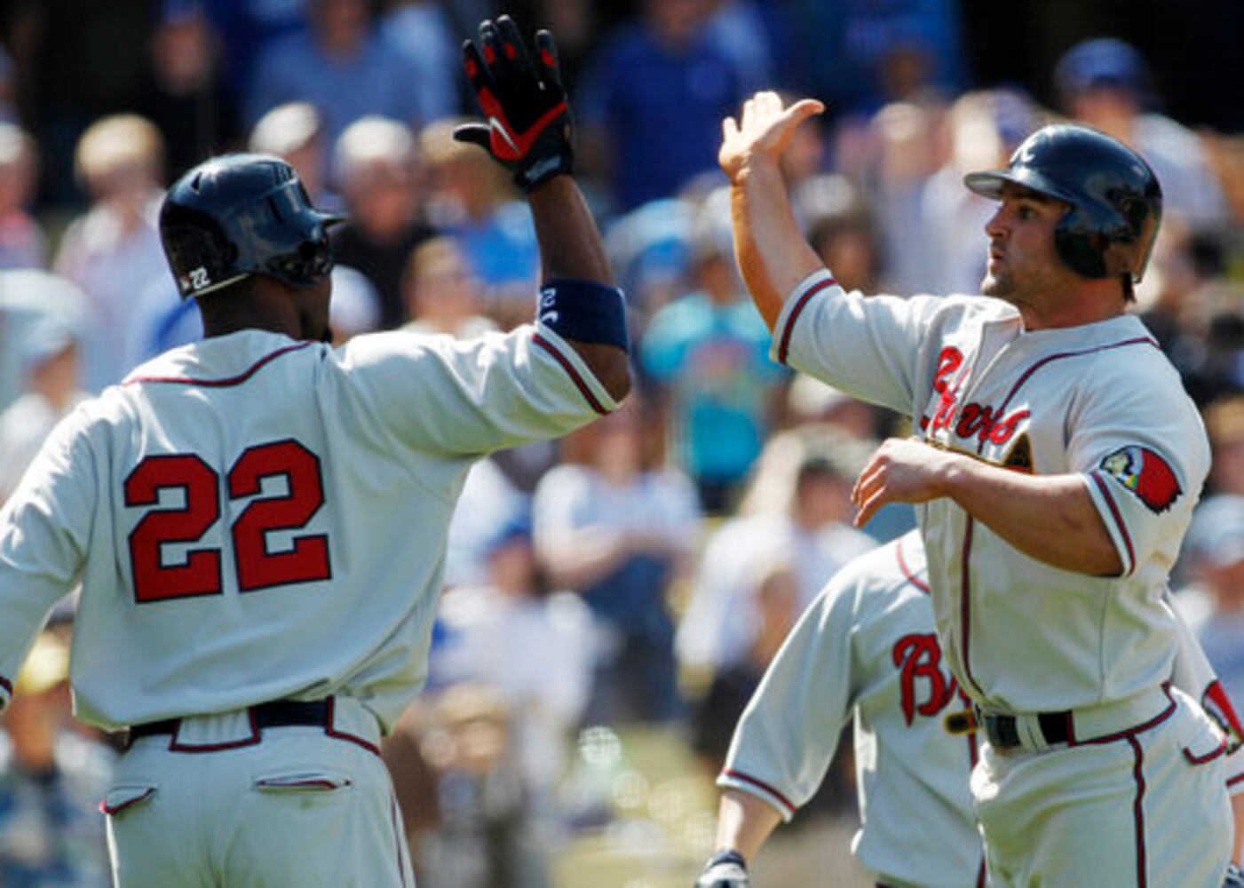 Braves, Dodgers wear throwback uniforms