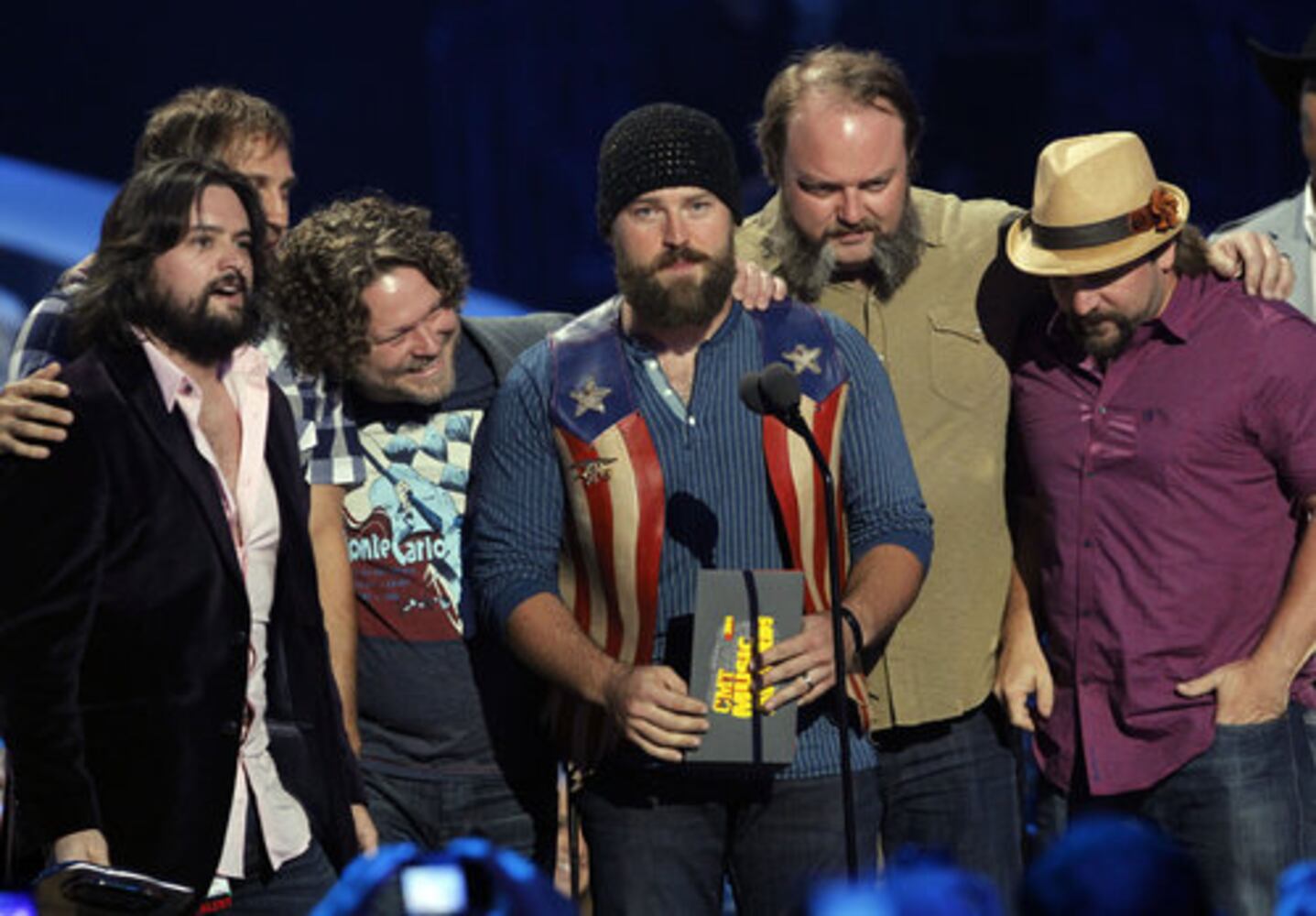Country music stars honored at 2011 CMT Awards