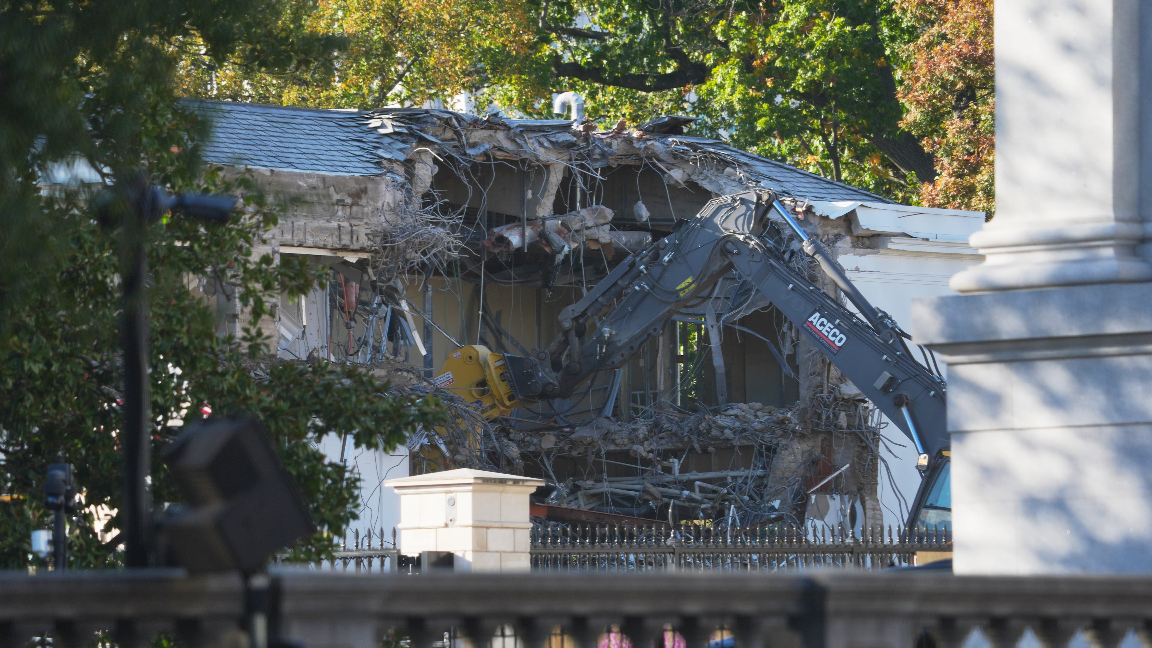 Work begins on the demolition of a part of the East Wing of the White House, Monday, Oct. 20, 2025, in Washington, before construction of a new ballroom. (AP Photo/Evan Vucci)