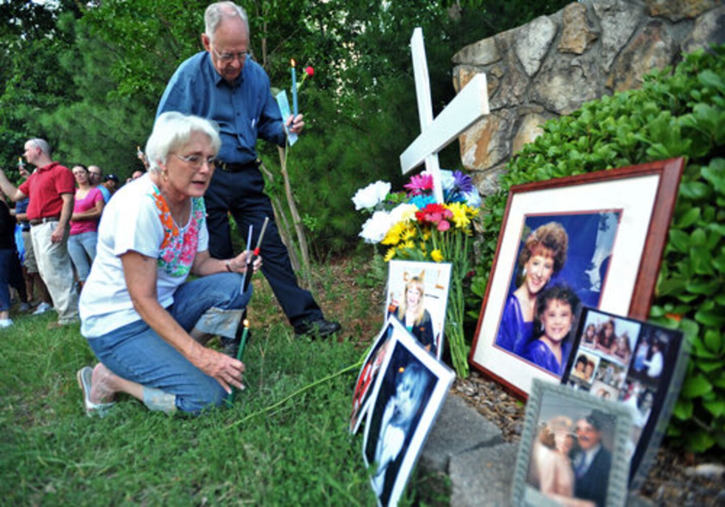 Candlelight vigil for Nique Leili