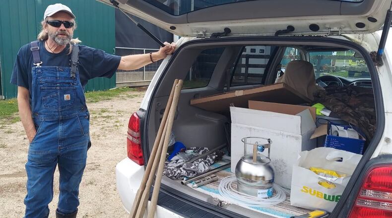 Yuri Gorby, a volunteer scientist with the AGU’s Thriving Earth Exchange, helped communities in Belmont County, Ohio set up and interpret their sensors. Leatra Harper/Freshwater Accountability Project