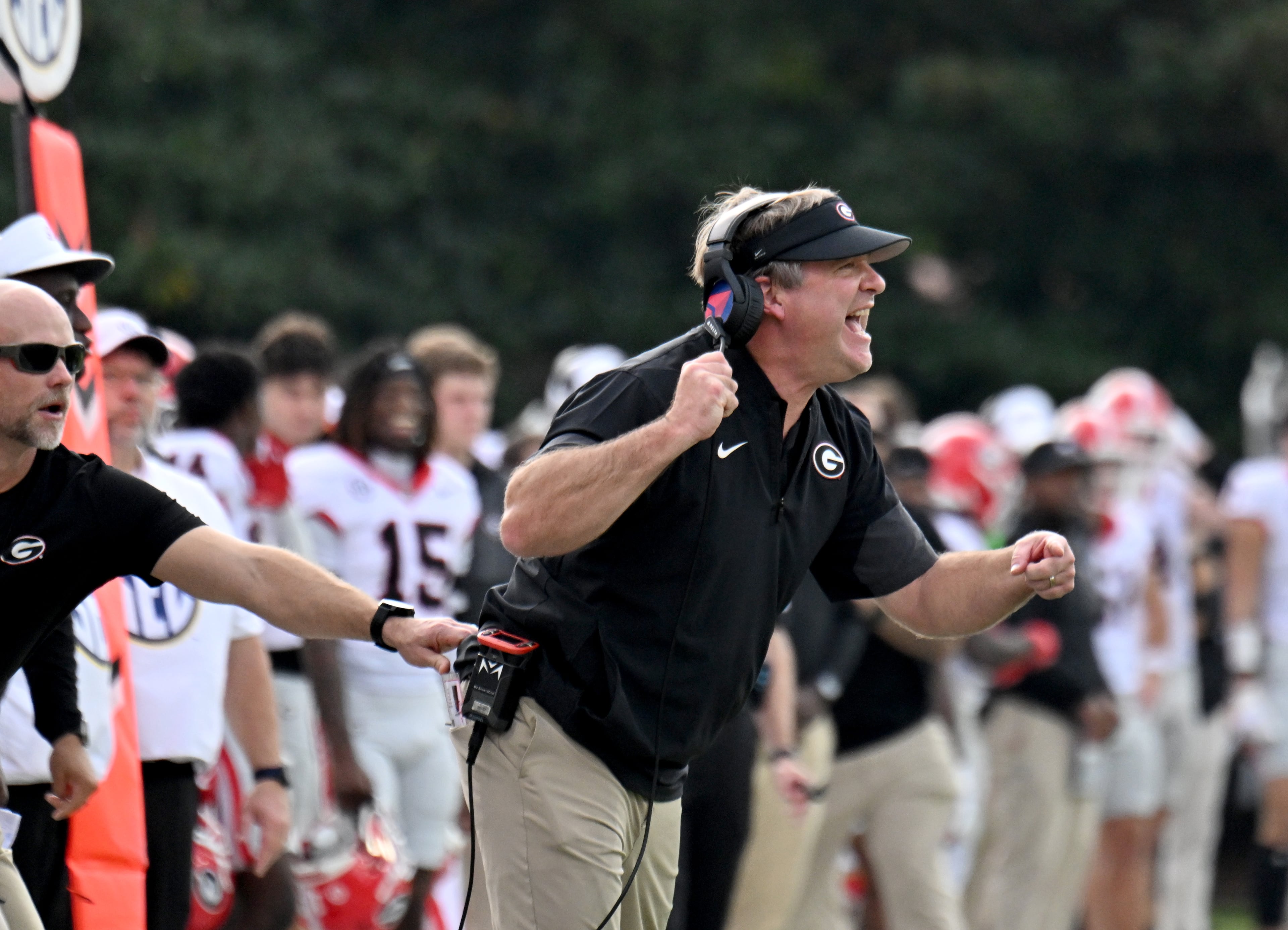 Georgia head coach Kirby Smart shouts instructions during the first half in an NCAA football game at Davis Wade Stadium, Saturday, November 8, 2025, in Starkville, Mississippi. (Hyosub Shin / AJC)