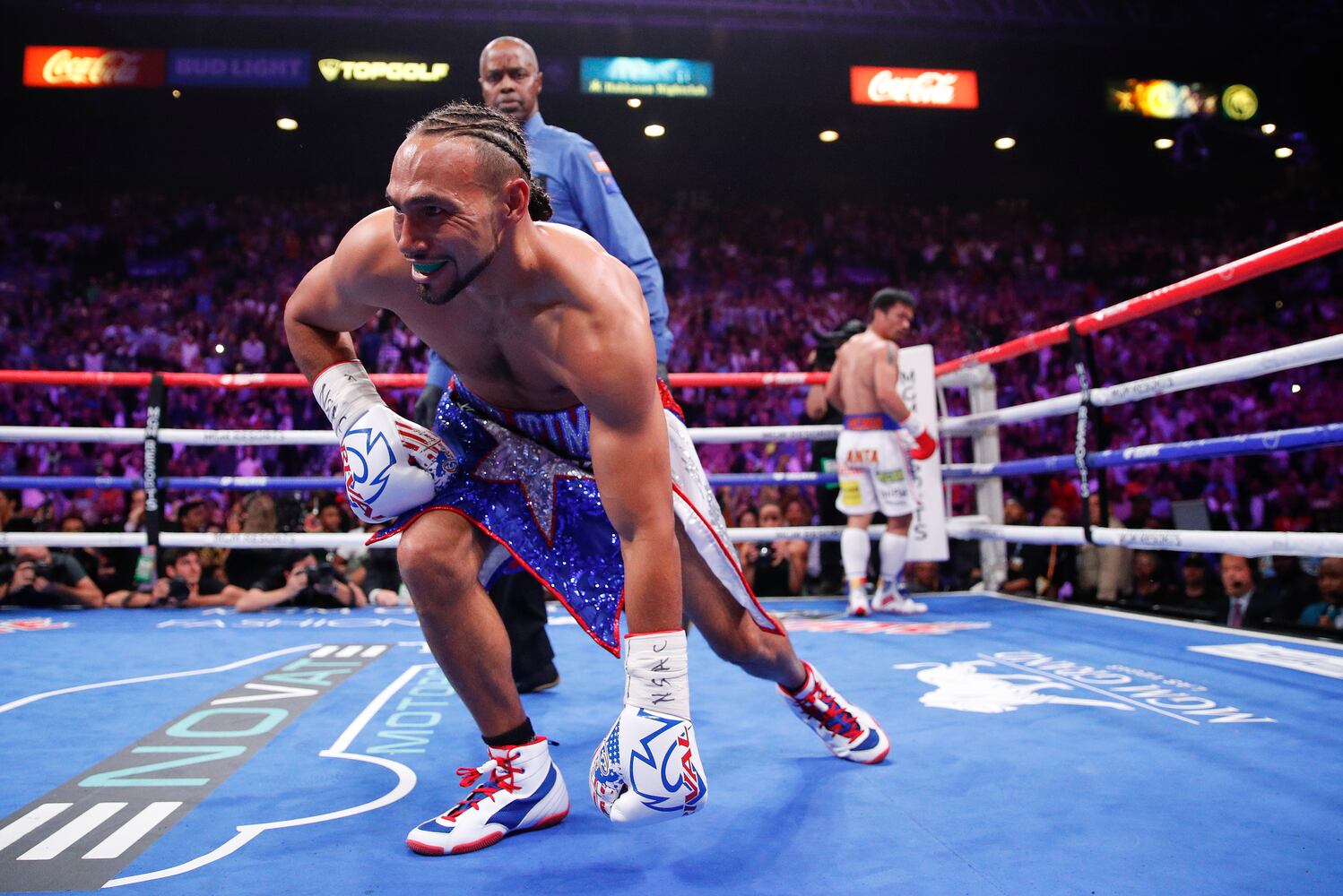 Pacquiao beats Keith Thurman