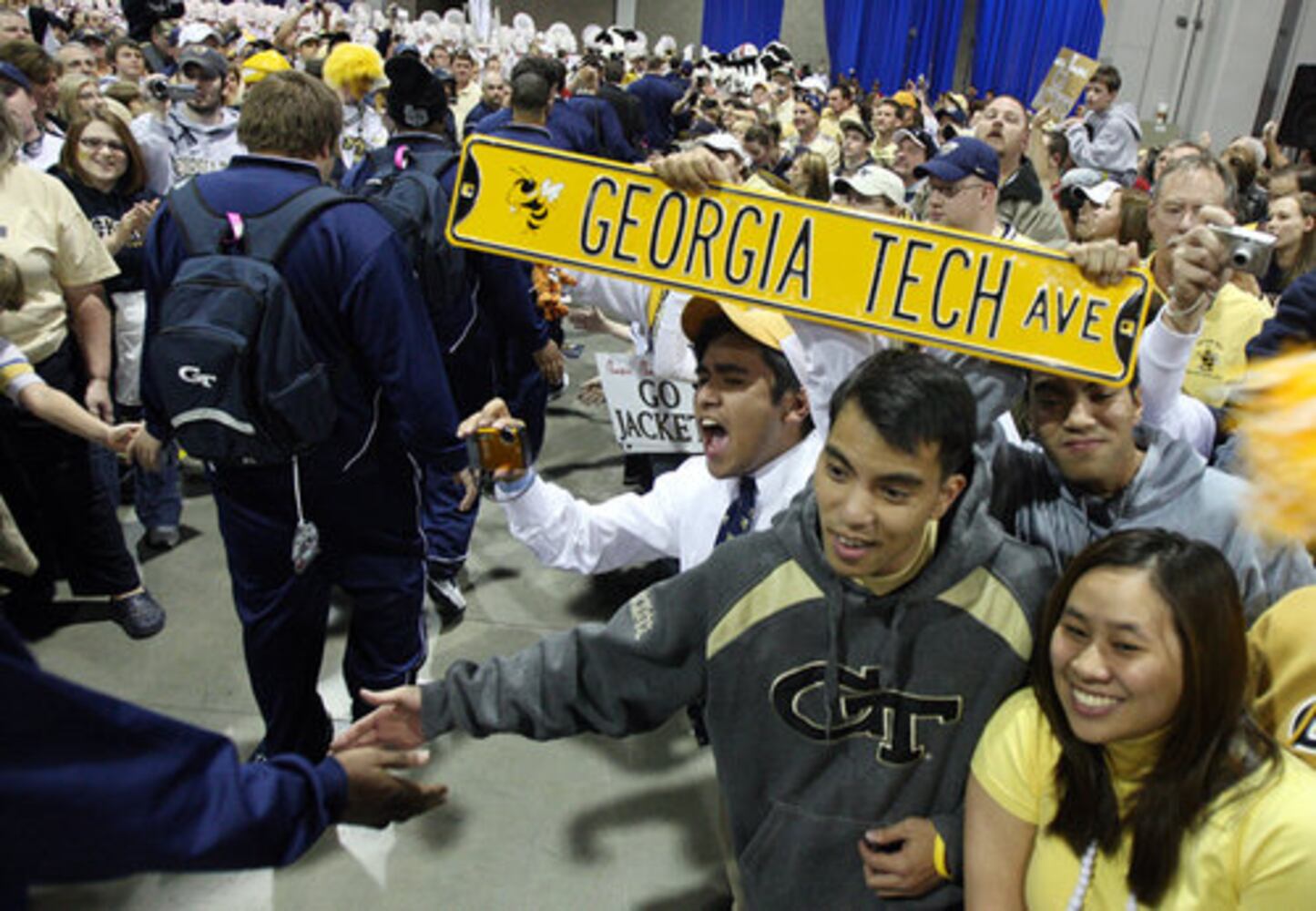 Georgia Tech fans revel at Chick-fil-A Bowl