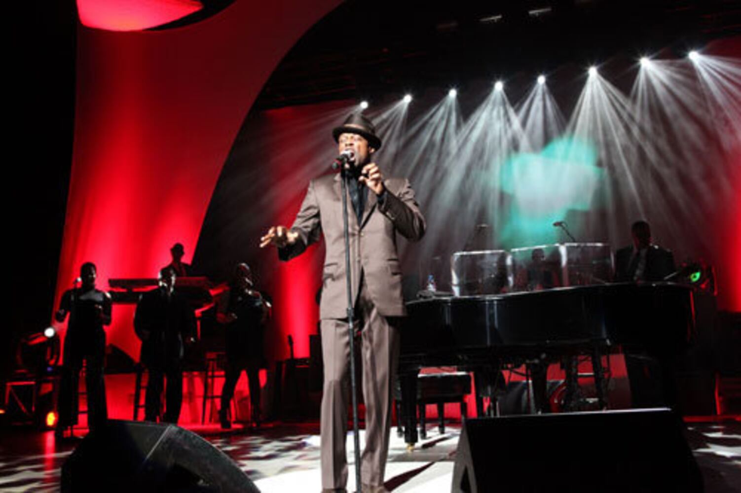 Kem performs at Fox Theatre