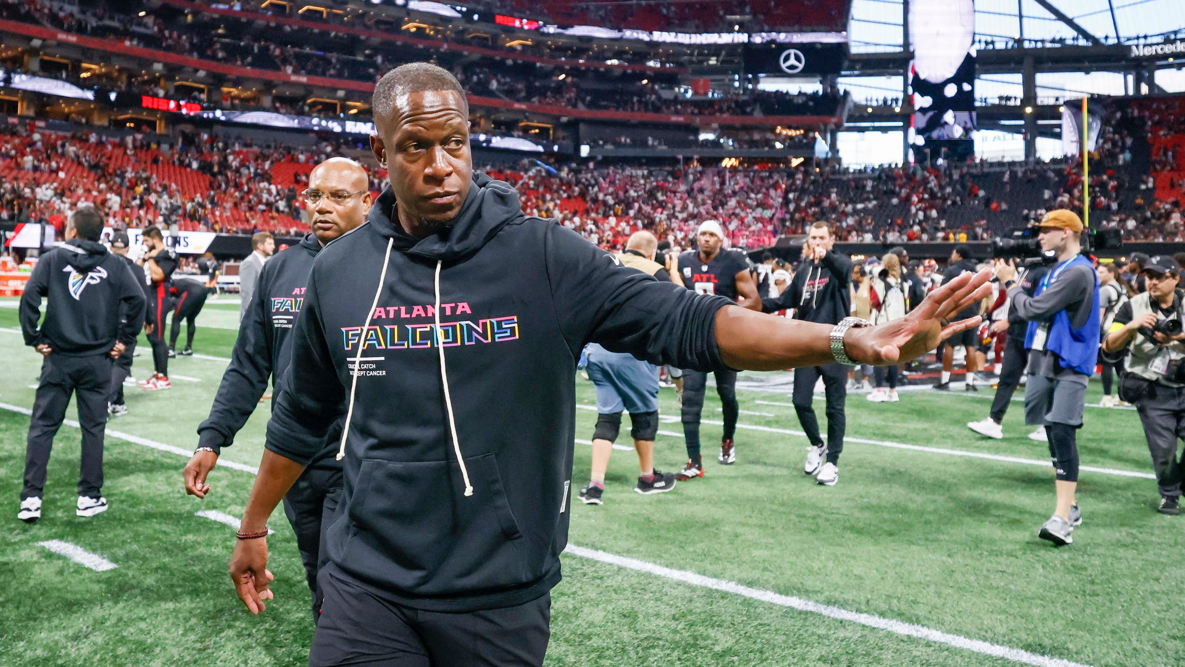 Atlanta Falcons head coach Raheem Morris had a lot of positive things to say about the way his team bounced back with a 34-27 win against the Commanders on Sunday. (Miguel Martinez/AJC)