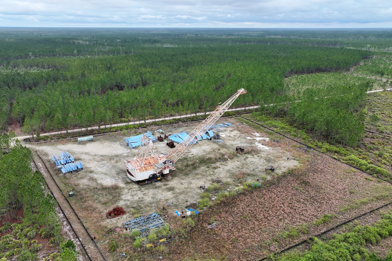 Twin Pines began storing equipment at this site in Charlton County near the Okefenokee Swamp. The company and some of its affiliates are facing lawsuits from companies that allege they’re owed millions in unpaid services. (Hyosub Shin/AJC)