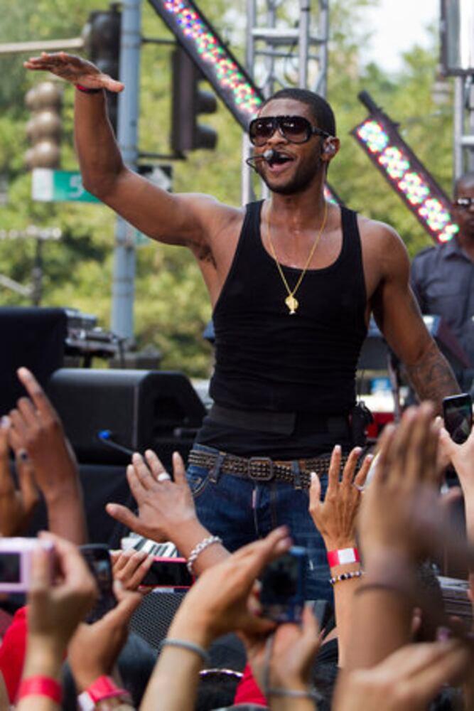 Usher debuts song on 'GMA'