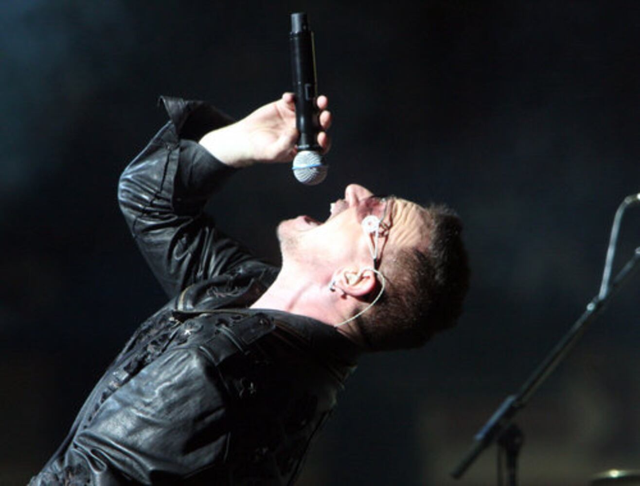 U2 fills the Georgia Dome