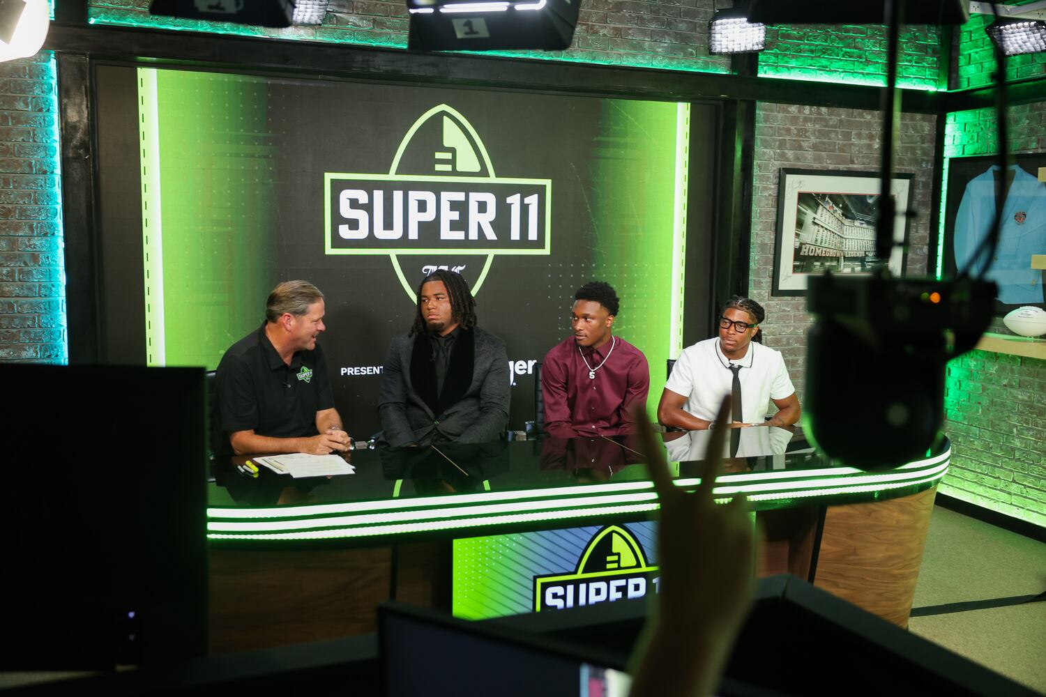 super 11 show