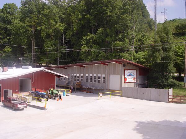 Hillside Orchard Farms produces more than 700 products a year, including 17 flavors of jam, 21 varieties of jelly and 15 fruit and vegetable butters. (Courtesy of Hillside Orchard Farms)