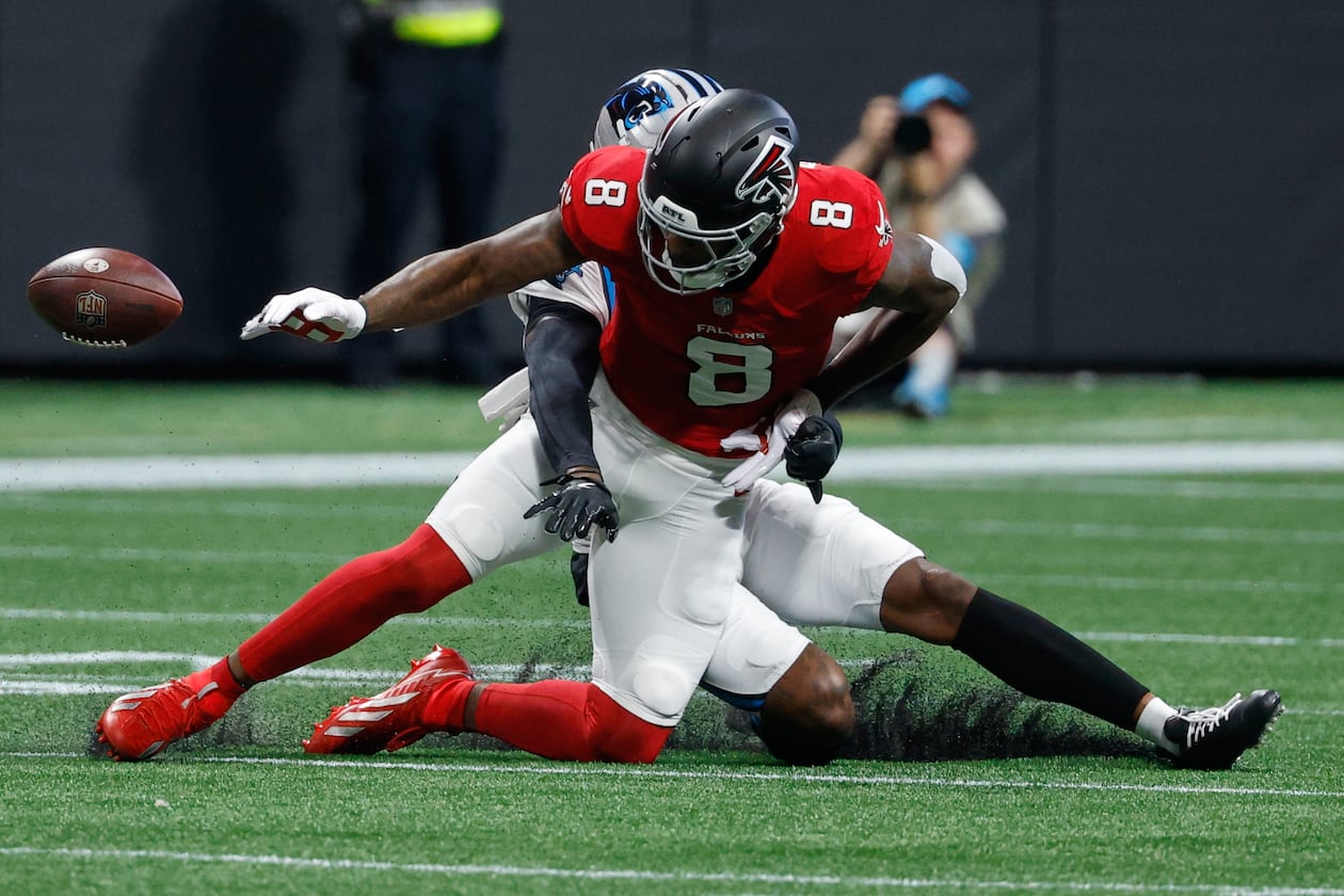 Atlanta Falcons tight end Kyle Pitts (8) misses a pass during an NFL football game against the Carolina Panthers in Atlanta, Sunday, Sept. 20, 2026. (Erik S. Lesser/AP)