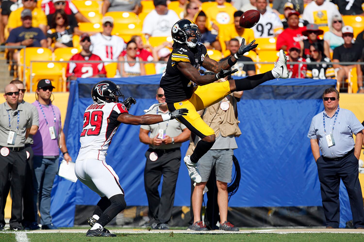 Photos: Falcons take on Steelers in exhibition game