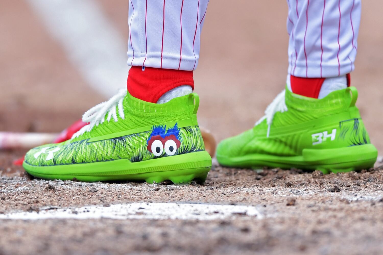 Photos: Braves play the Phillies on Opening Day