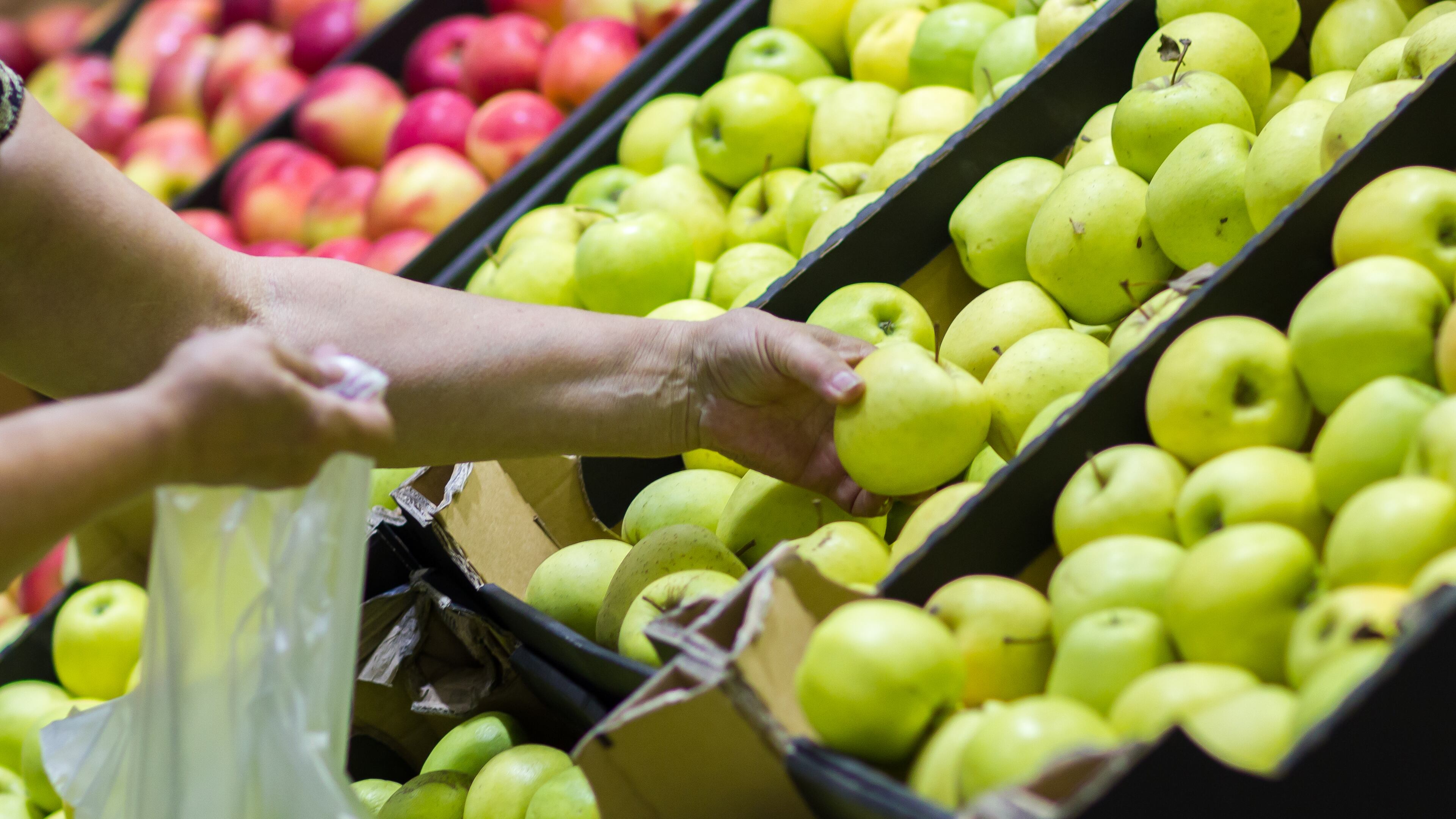 There are practical steps you and your household can take to navigate the impact of tariffs, including relying on locally produced groceries. (Dreamstime/TNS)