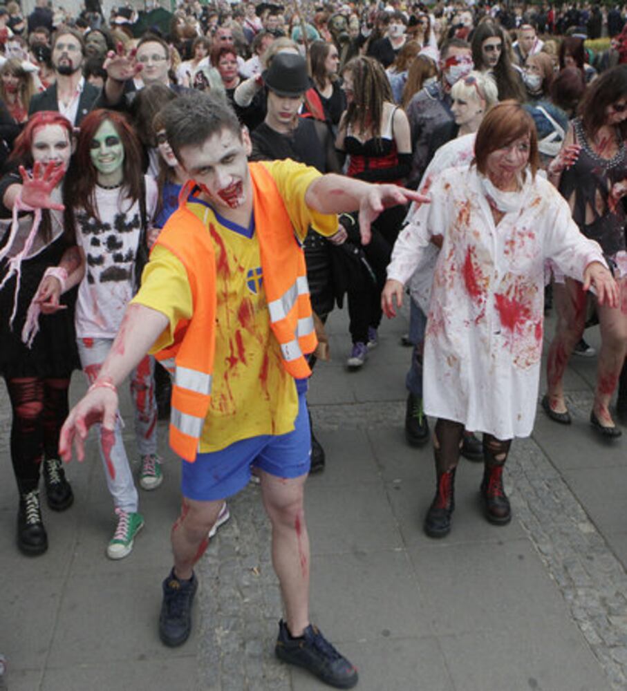 Zombie parade honors Michael Jackson's 'Thriller'