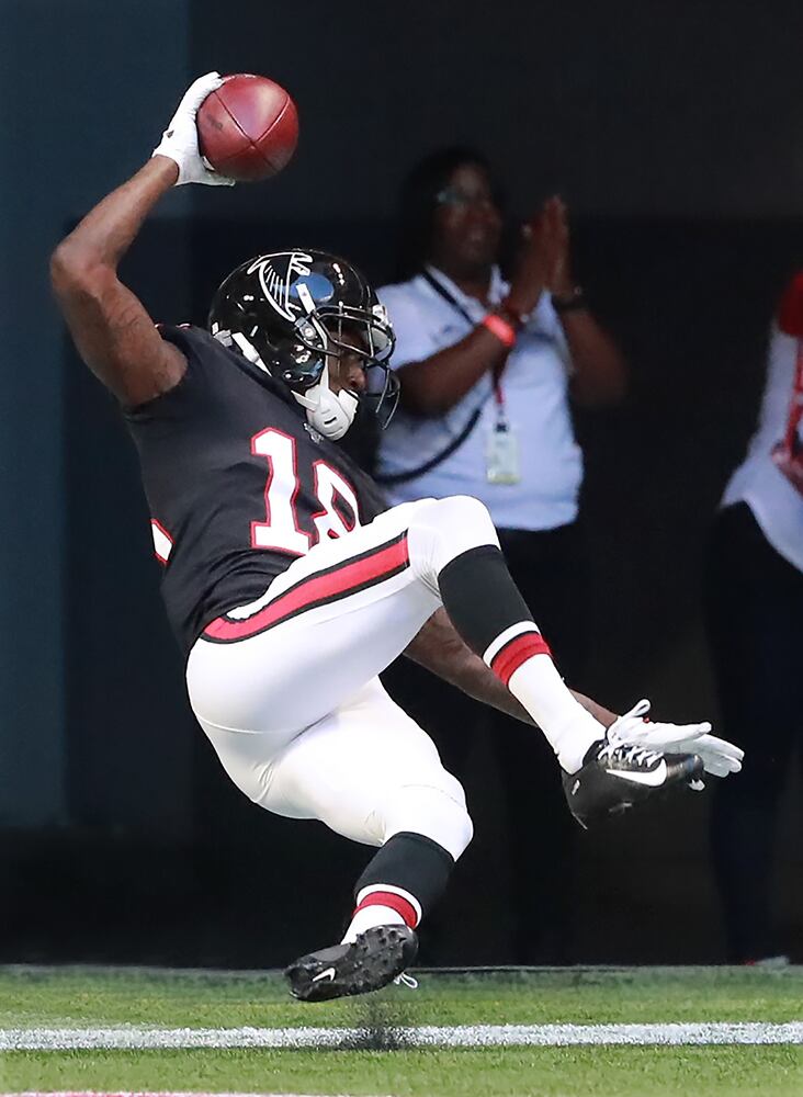 Photos: Falcons drop sixth straight in loss to Seahawks