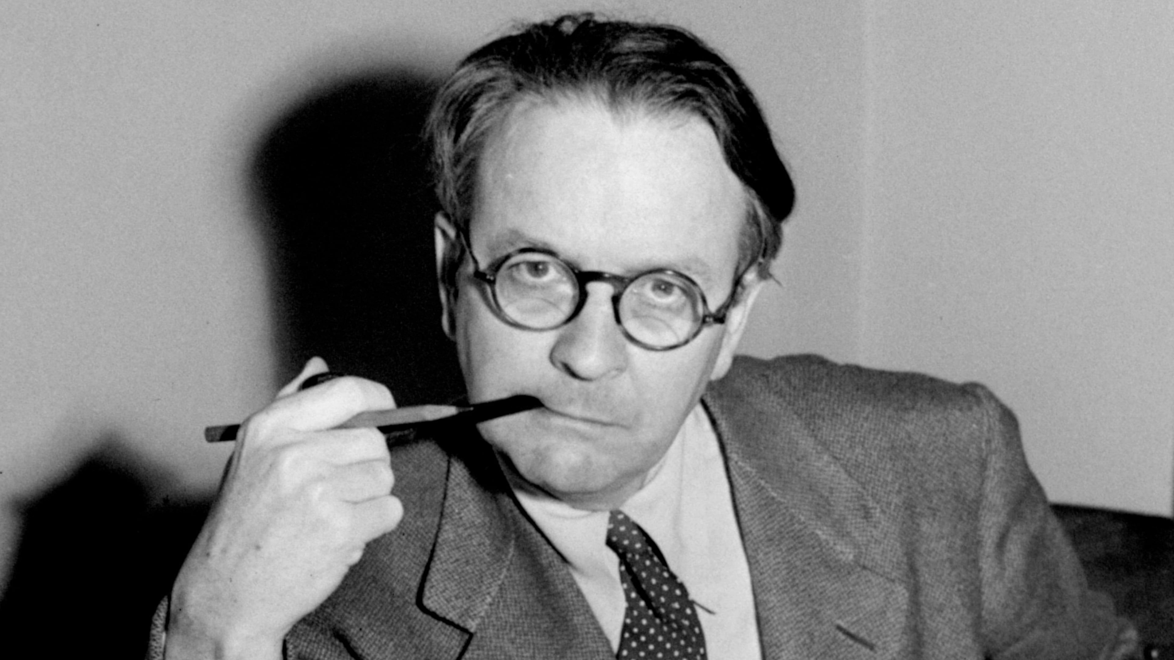 FILE - Mystery novelist and screenwriter Raymond Chandler appears in 1946. (AP Photo, File)