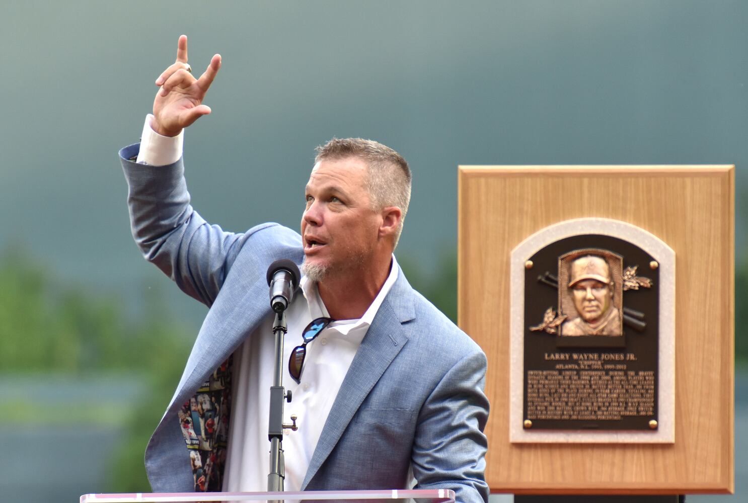 Photos: Braves honor Hall of Famer Chipper Jones