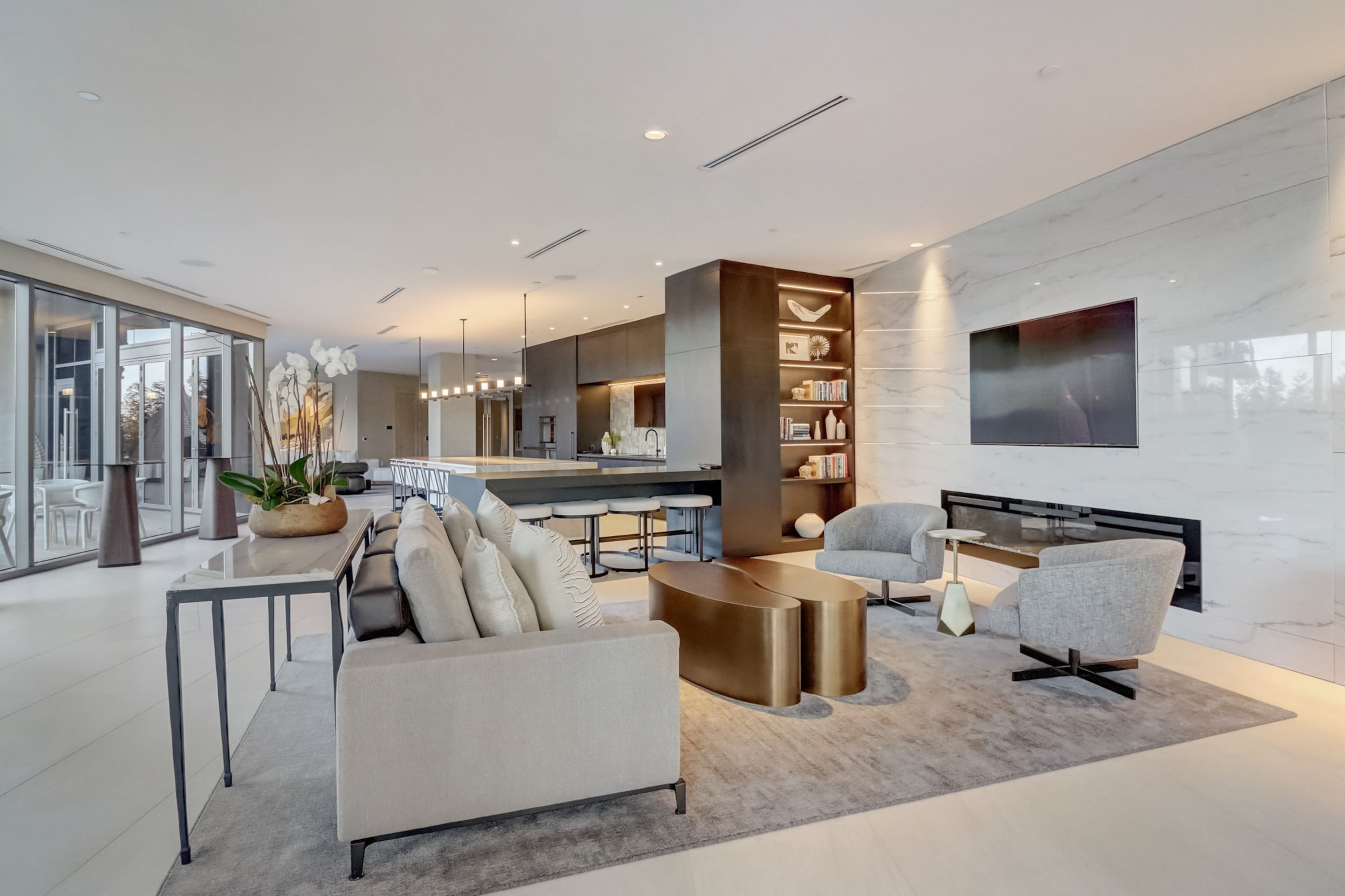 Represented by Compass realtor Ericka Mitchell (ericka.mitchell@compass.com), Former Atlanta Hawks power forward John Collins’ Atlanta condo is stunning. Photos courtesy of ShowingTimePlus