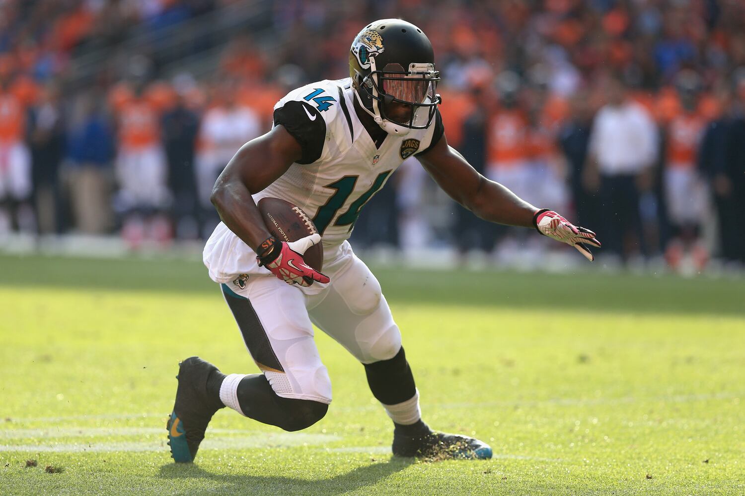 Jaguars WR Justin Blackmon arrested on suspicion of marijuana possession.