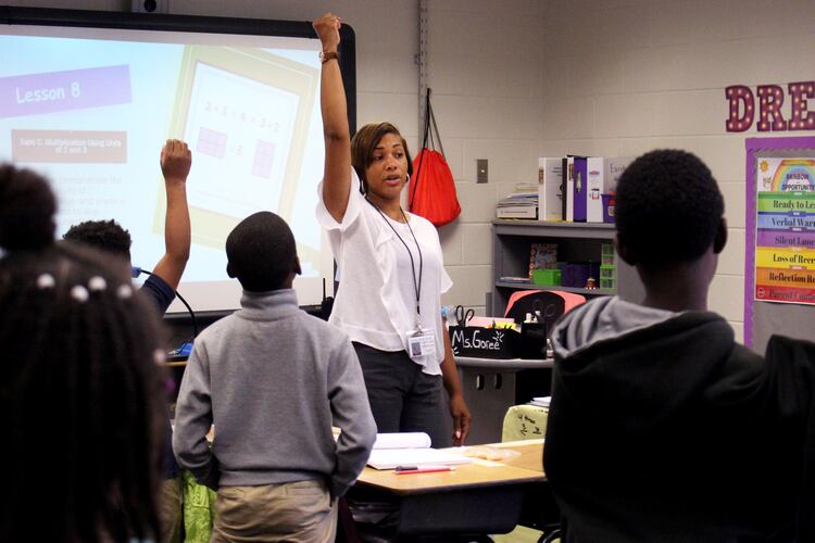 Sandrea Goree, a teacher at Perkerson Elementary School, instructs her students to count by twos in 2018. (Jenna Eason/AJC)