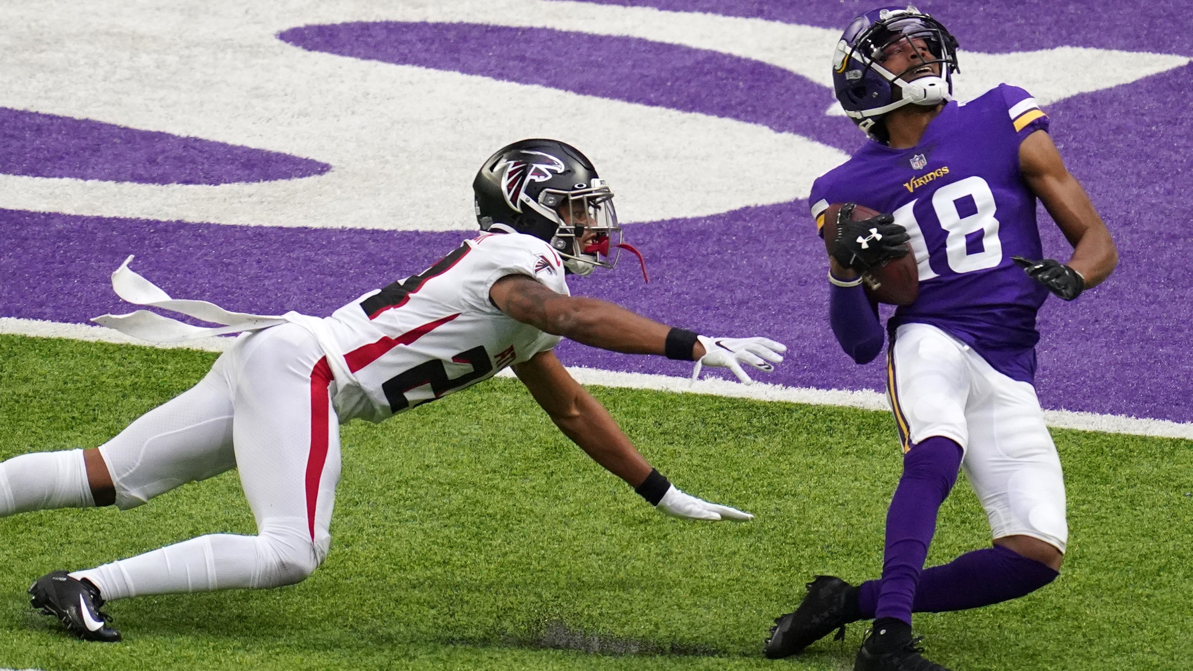 Minnesota Vikings wide receiver Justin Jefferson (18) catches a pass just short of the end zone in the second quarter against the Atlanta Falcons on Sunday, Oct. 18, 2020 at U.S. Bank Stadium in Minneapolis, Minnesota. (Anthony Souffle/Minneapolis Star Tribune/TNS)
