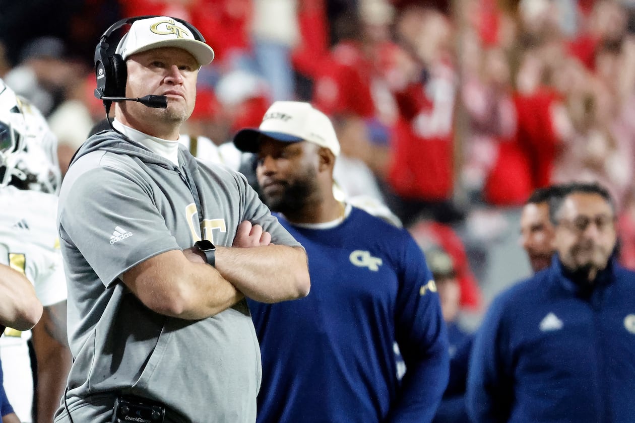 Georgia Tech coach Brent Key — pictured coaching against North Carolina State in November — has the Yellow Jackets' 2027 recruiting class ranked No. 26, according to Rivals. (Karl DeBlaker/AP)