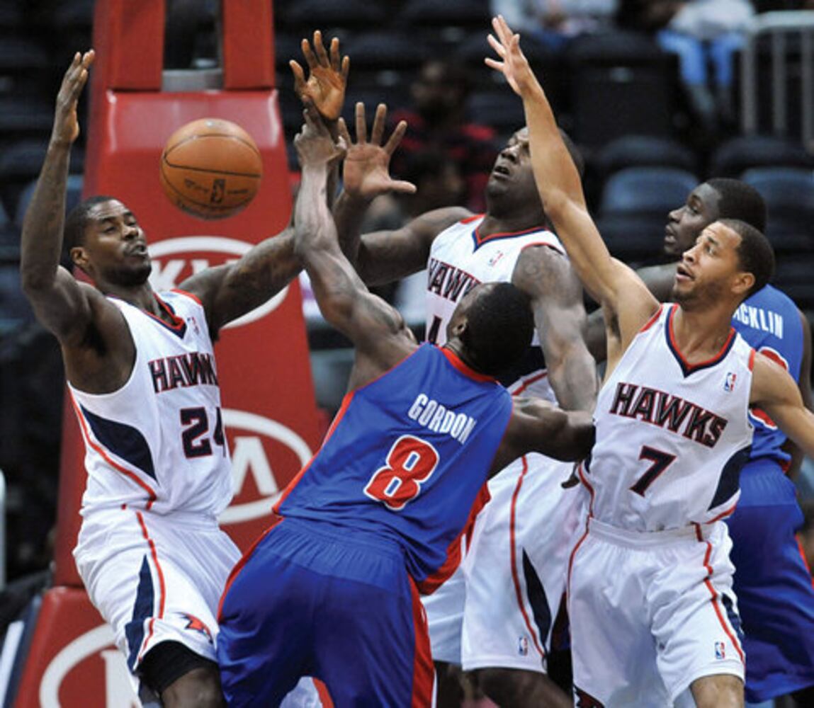 Hawks beat Pistons 116-84