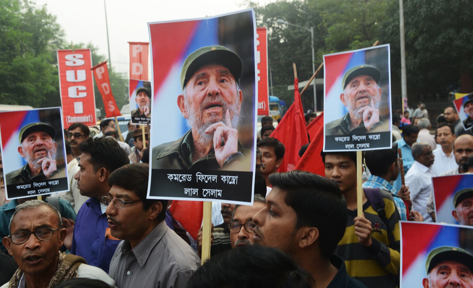 World reacts to Fidel Castro's death