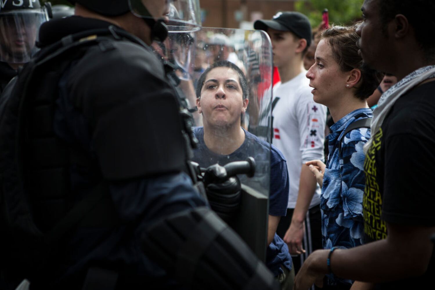 protesters clash with kkk at rally in charlottesville