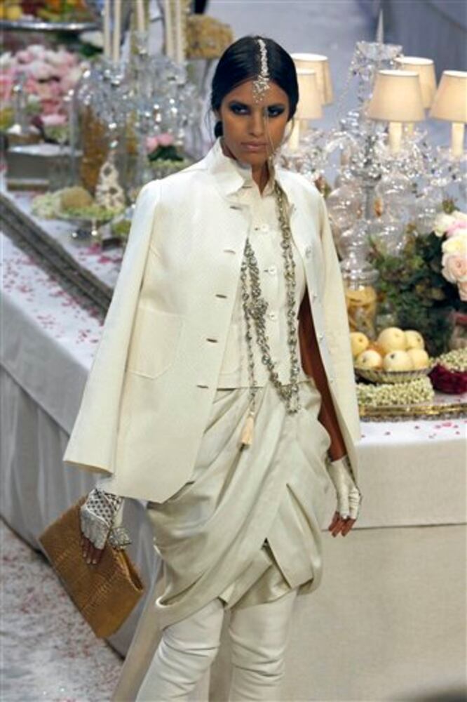 SLIDESHOW: Chanel unveils its winter fashion line
