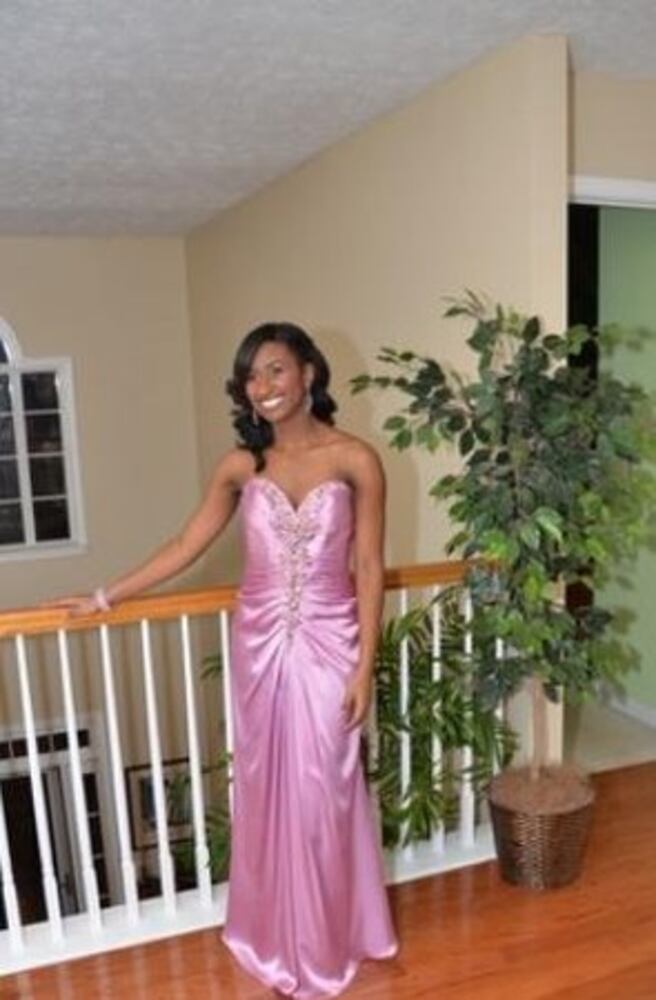 Roswell, Kell, Sequoyah students kick off Prom 2011