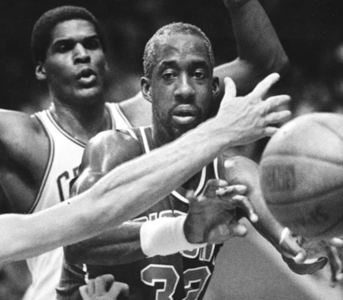Photos | Ex-Hawks star Dan Roundfield dies