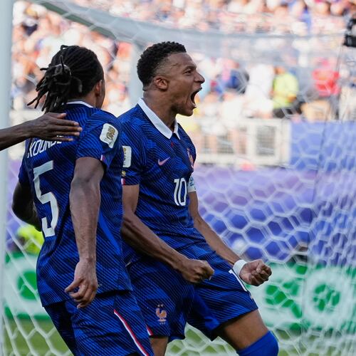 France's Kylian Mbappe celebrates after scoring from the penalty spot the opening goal during the World Cup round of 16 soccer match between Paraguay and France in Philadelphia, Saturday, July 4, 2026. (AP Photo/Matt Slocum)
