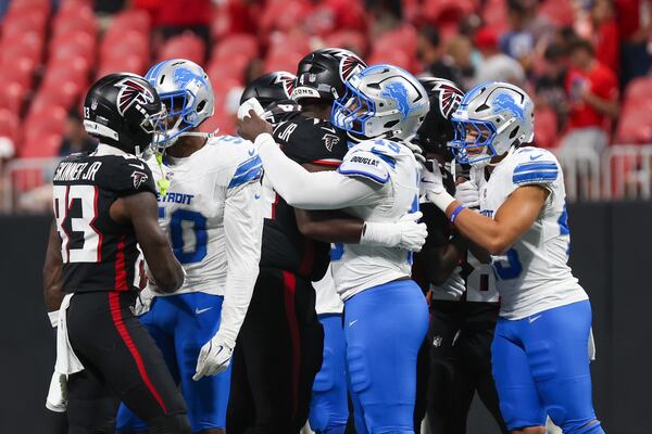 Falcons and Lions play nice after Detroit safety Morice Norris' injury.