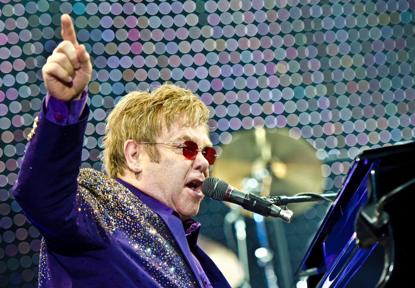 Elton John perfoms in front of sold out Ervin J. Nutter Center crowd