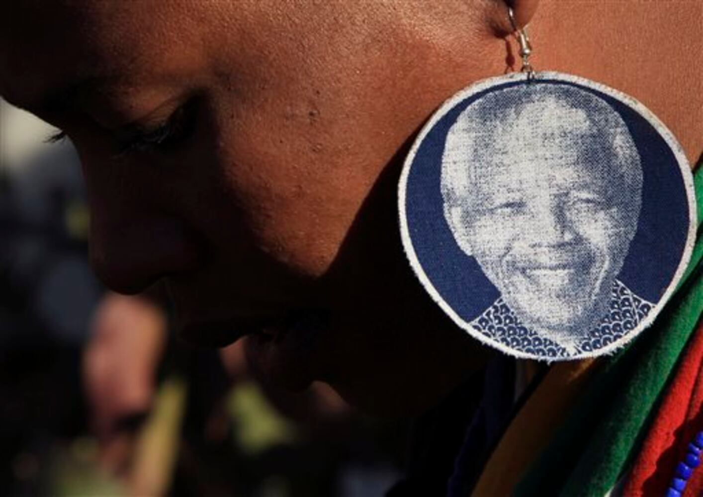 Artistic photos of Nelson Mandela around the world