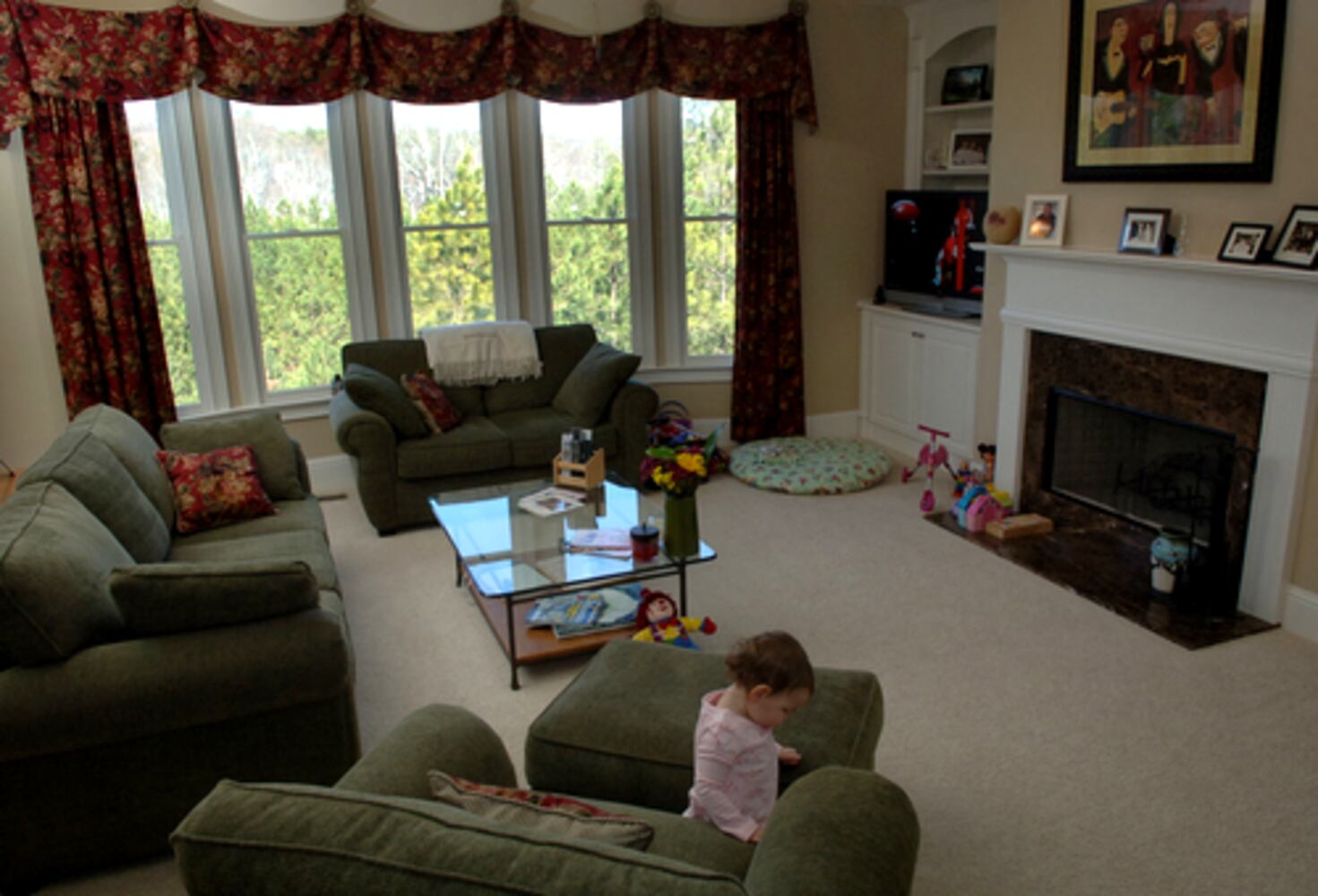 Comic books, entertaining define Smyrna home