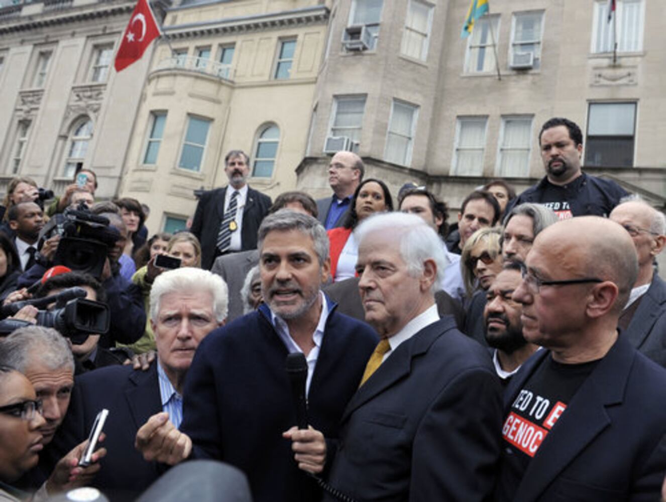 George Clooney arrested at demonstration