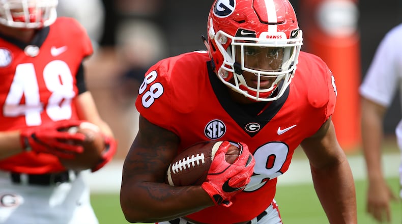 Georgia linebacker Jaden Hunter (88) is the son of the late Brice Hunter, an All-SEC receiver and team captain of the Bulldogs.