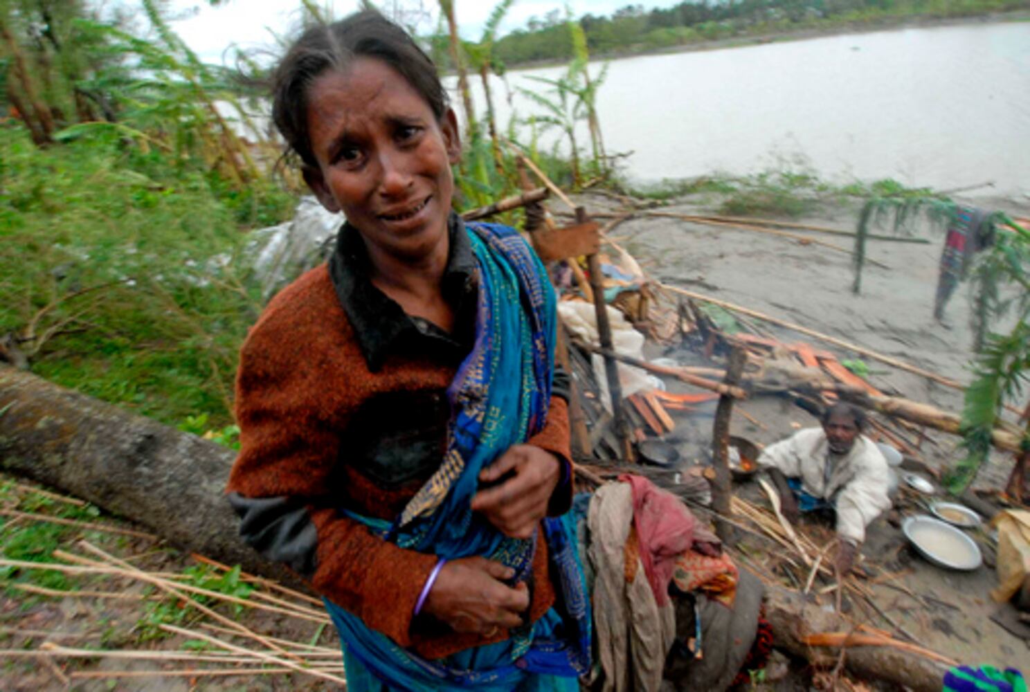 Cyclone rips through Bangladesh