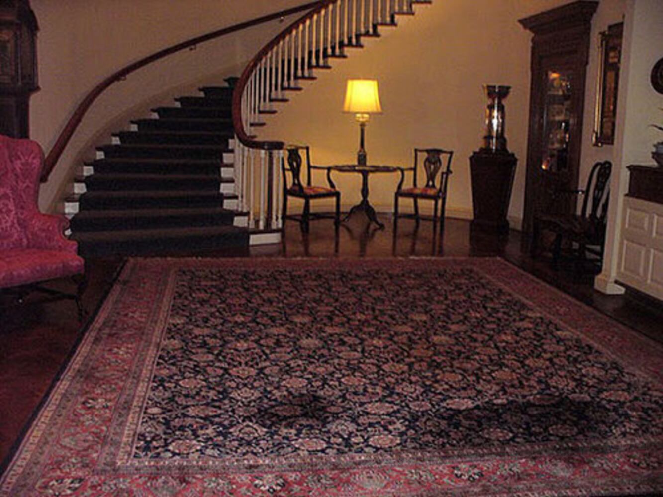 Commerce Club sells its antiques