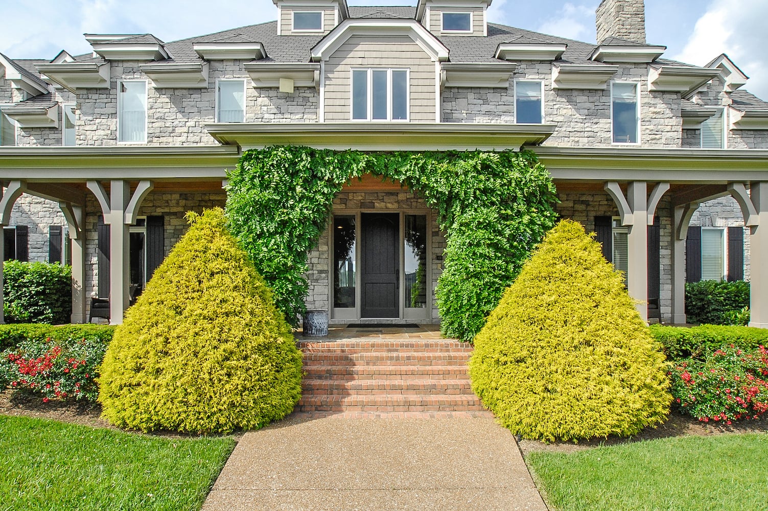 Singer-songwriter is selling 152-acre property near Nashville