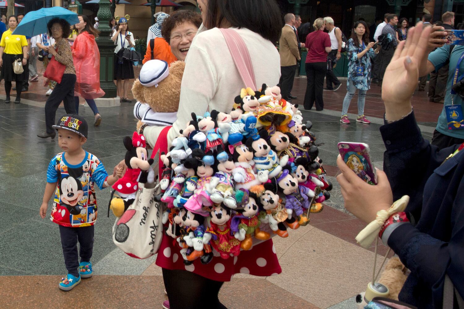 Shanghai Disney opens
