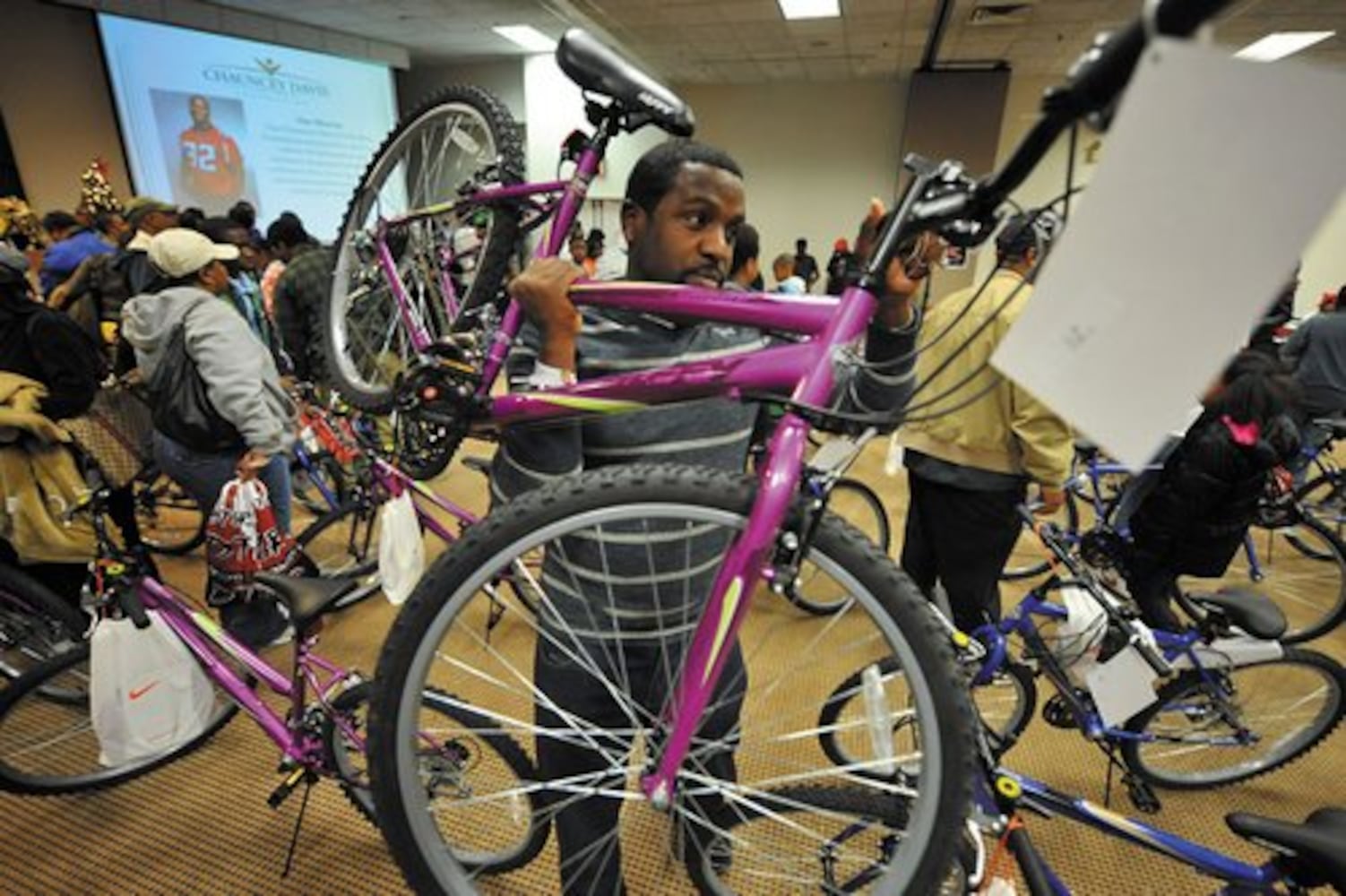 Atlanta Falcon gives away bikes
