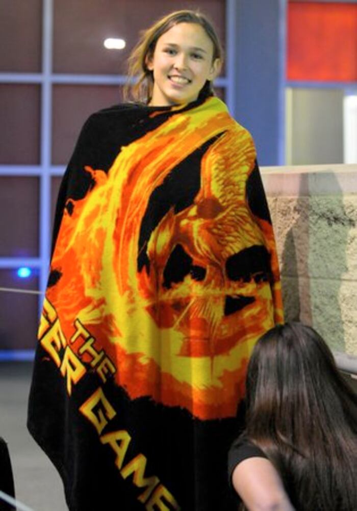 Fans wait to see midnight showing of 'Hunger Games'