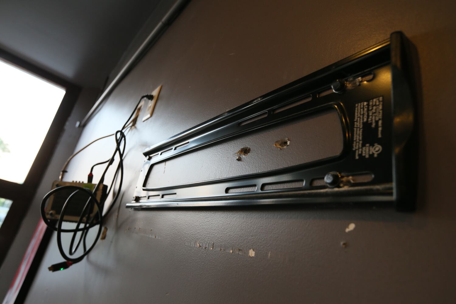 Smash-and-grab burglars hit Sweet Auburn restaurant for third time in a year